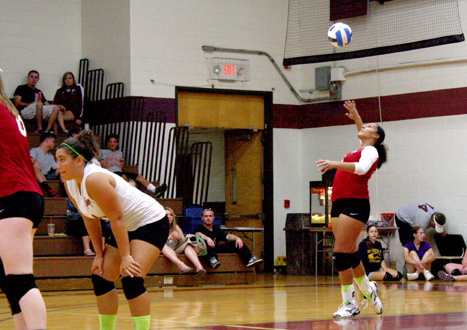 Game Recap: Volleyball Loses to Northampton