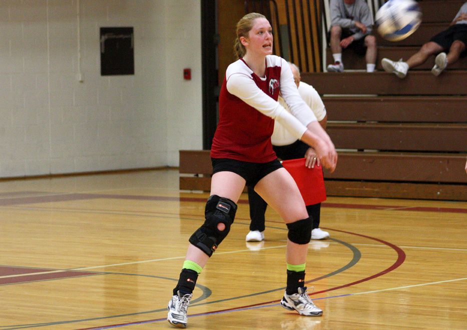 Game Recap: Volleyball Blanks Bears